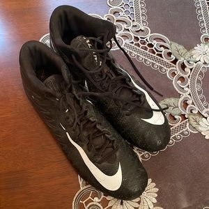 Nike Alpha Menace Football Cleats black & white Worn once! US size 15